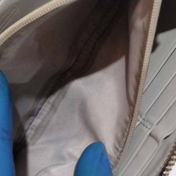 Coach Off-White Zip Wallet – Perforated C Logo Clutch | Elegant Designer Style - Picture 14 of 14